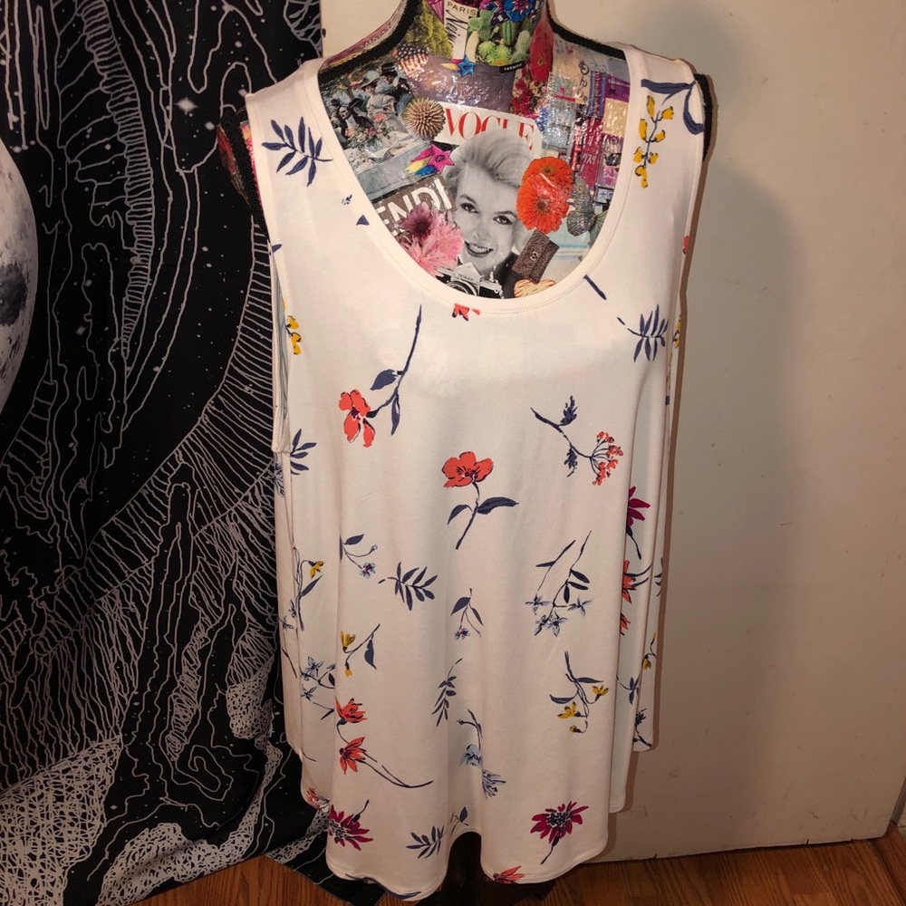 Scoop Neck Sleeveless Top with Flowers